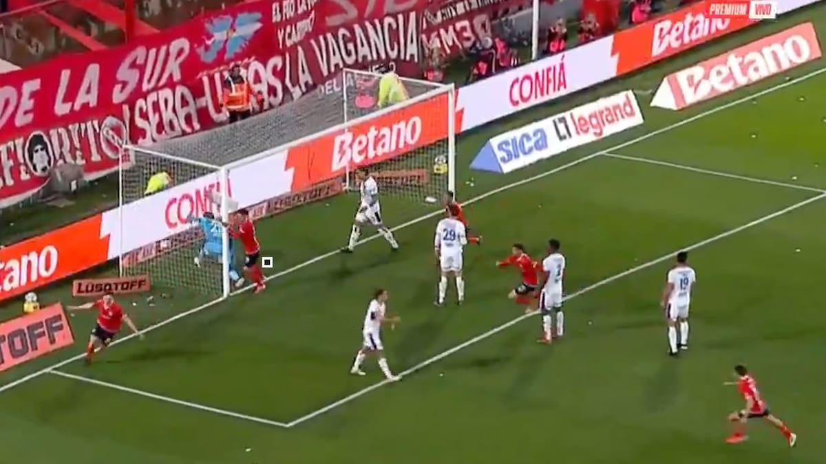 Arrayago, el pibe de 17 años que le dio aire al Rojo en el clásico