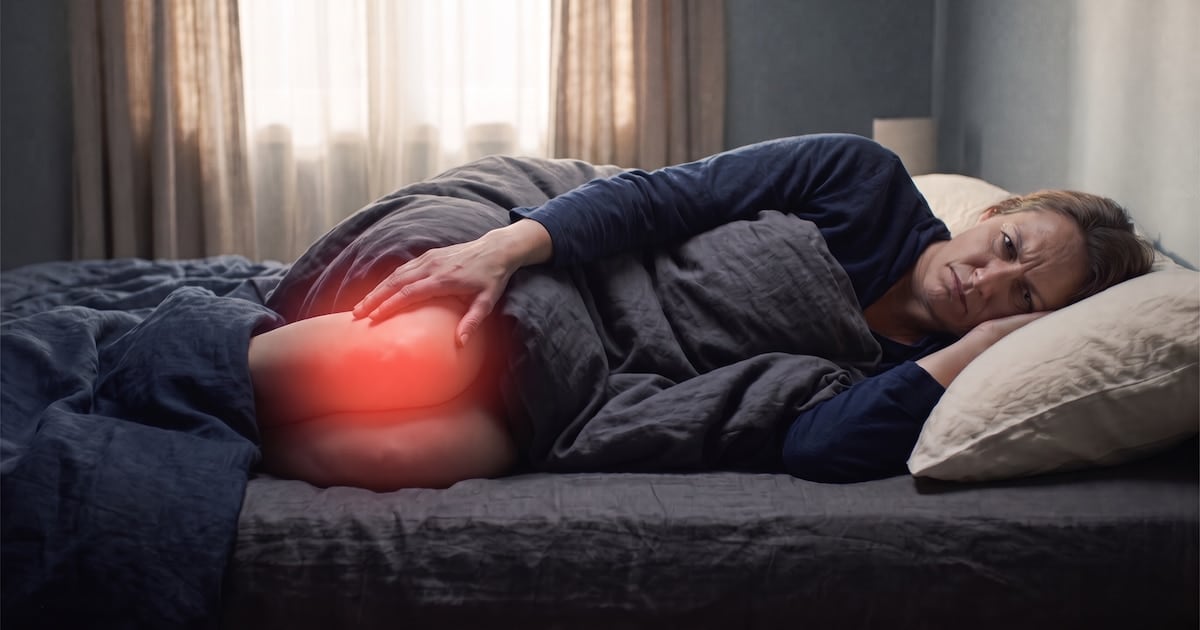 Cuando la rodilla no deja dormir: por qué aparece el dolor nocturno y cuándo conviene consultar al médico