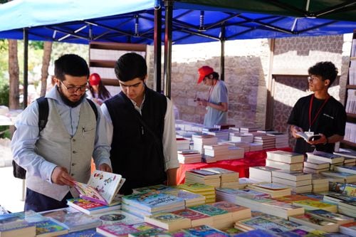 La Feria del Libro de Neuquén se despide con libros desde dos mil pesos y propuestas para toda la familia