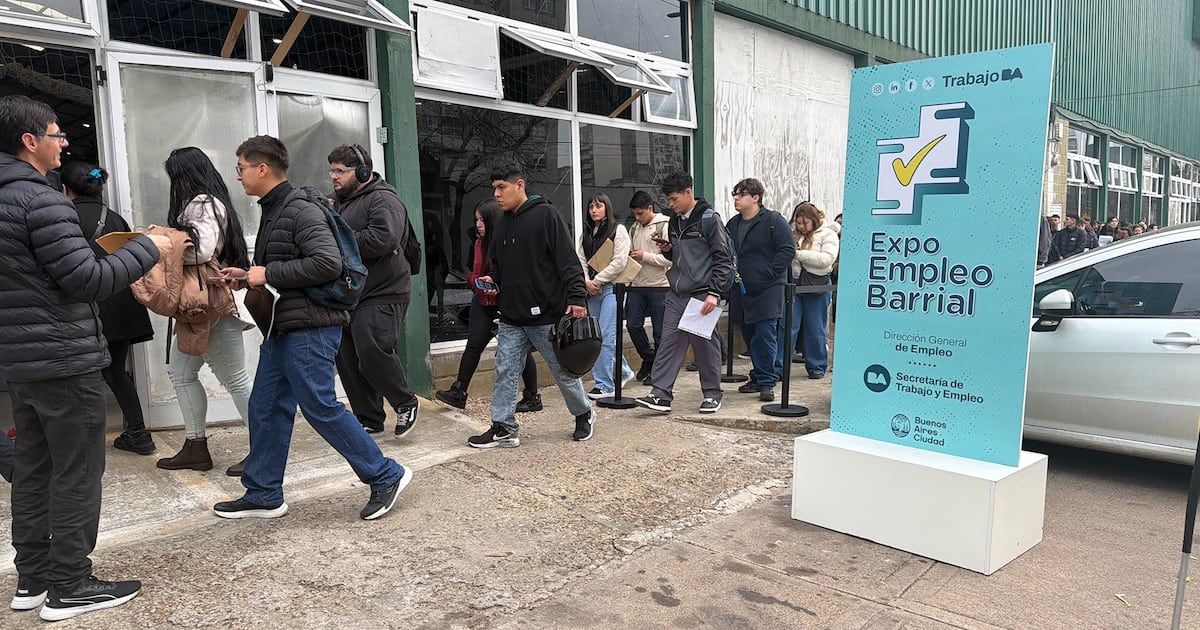 Migrar del empleo formal al trabajo por cuenta propia significó una pérdida de casi 28% en el ingreso real según un informe privado