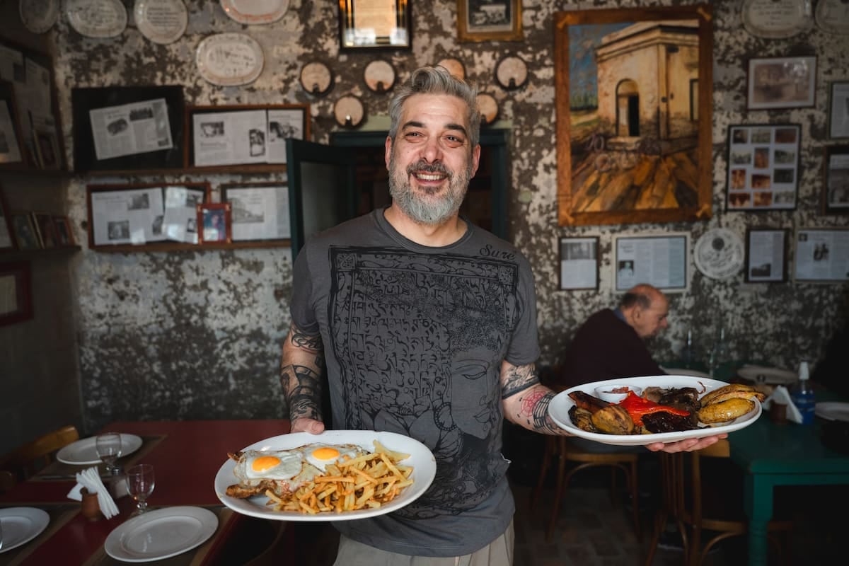 Azcuénaga, el pueblo de los diez restaurantes: una escapada con sabor a campo a cien kilómetros de Buenos Aires