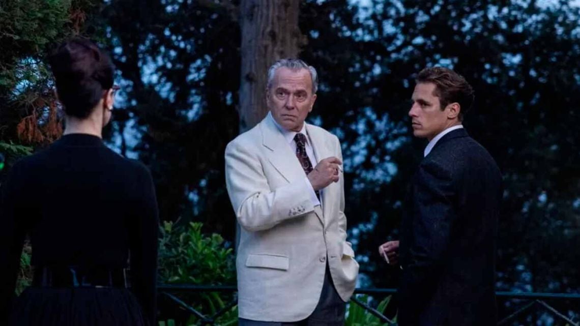 Un Sherlock Holmes de mentiritas, encerrado en un hotel sin internet