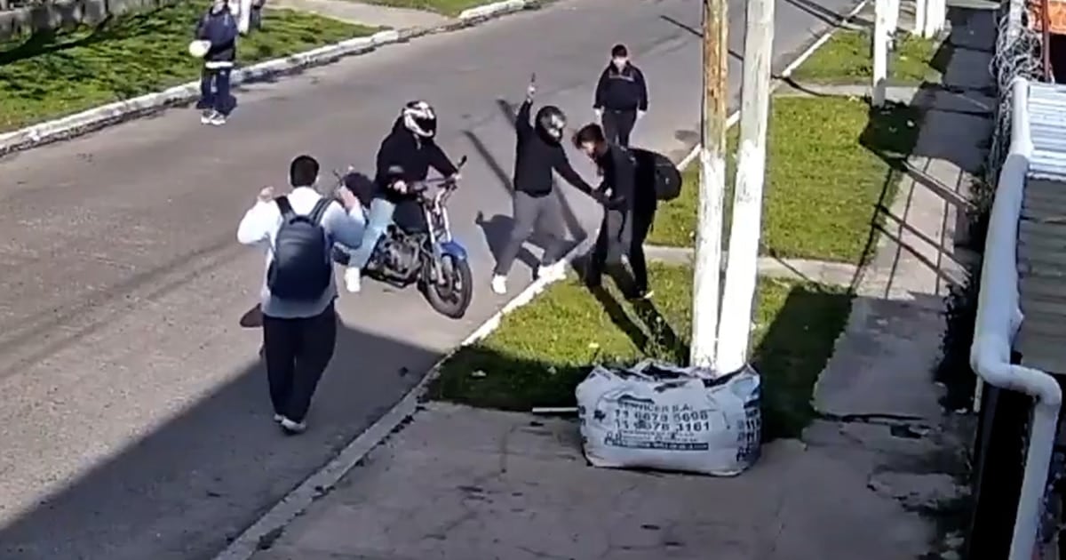 Asalto a chicos con autismo en González Catán: dos motochorros golpearon a un alumno y siguen prófugos
