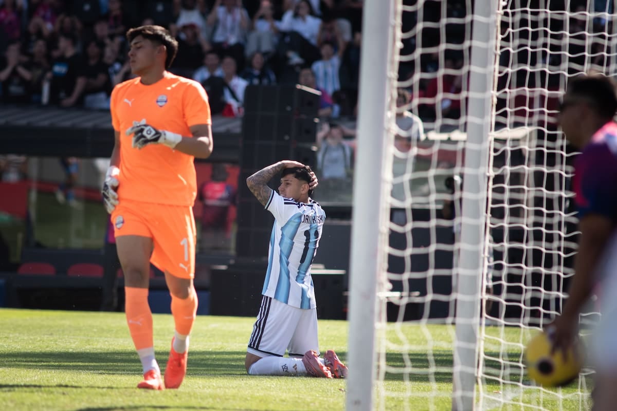 Argentina se quedó con la plata: Paraguay gritó campeón en los penales y Newell's fue una caldera