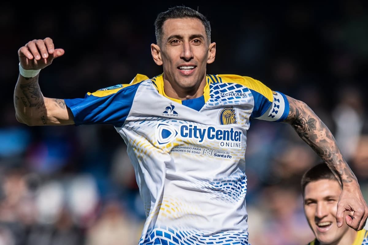 Central se sacó la espina grande y alzó la Supercopa en Santiago
