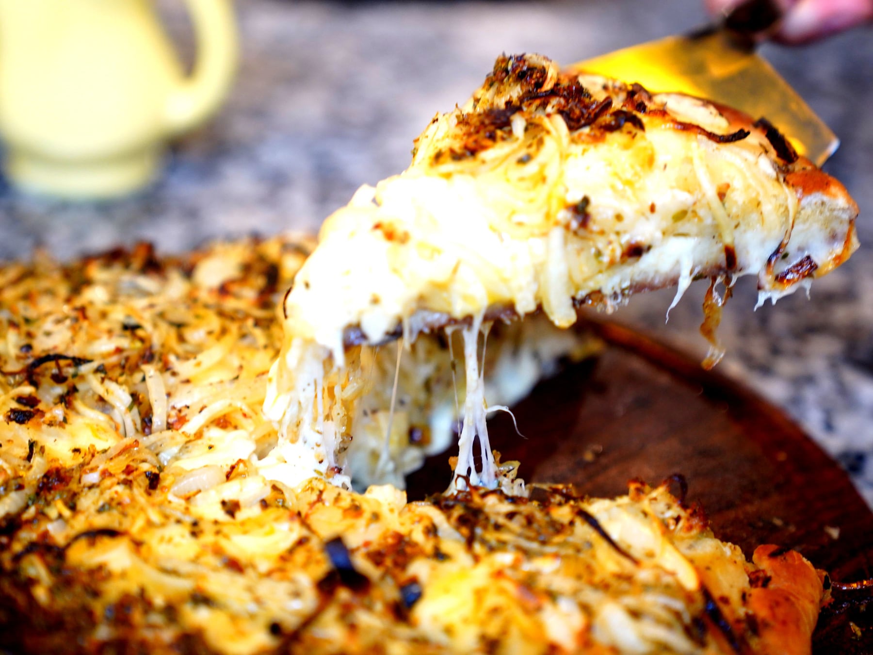 Pizza al corte en Buenos Aires: seis pizzerías con porciones desde tres mil quinientos pesos