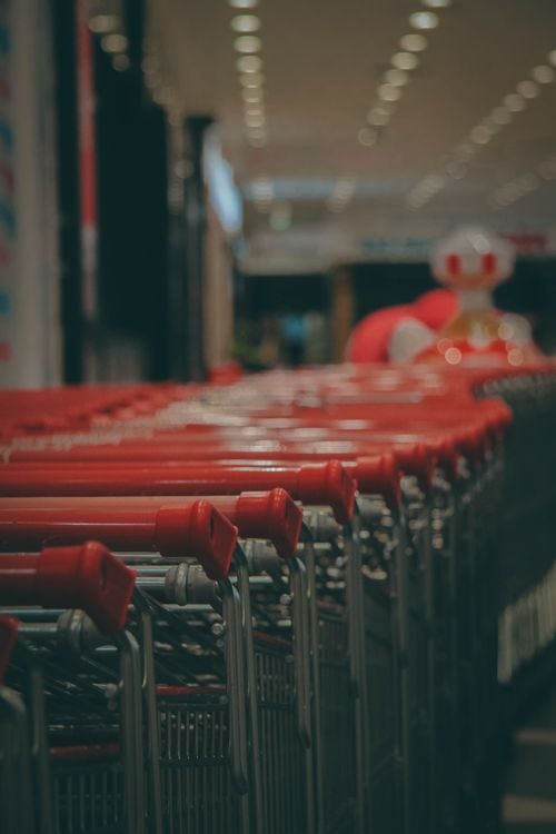 El lunes 28 puede ser un día complicado para llenar la heladera: el comercio se prepara para cerrar por el Día del Empleado