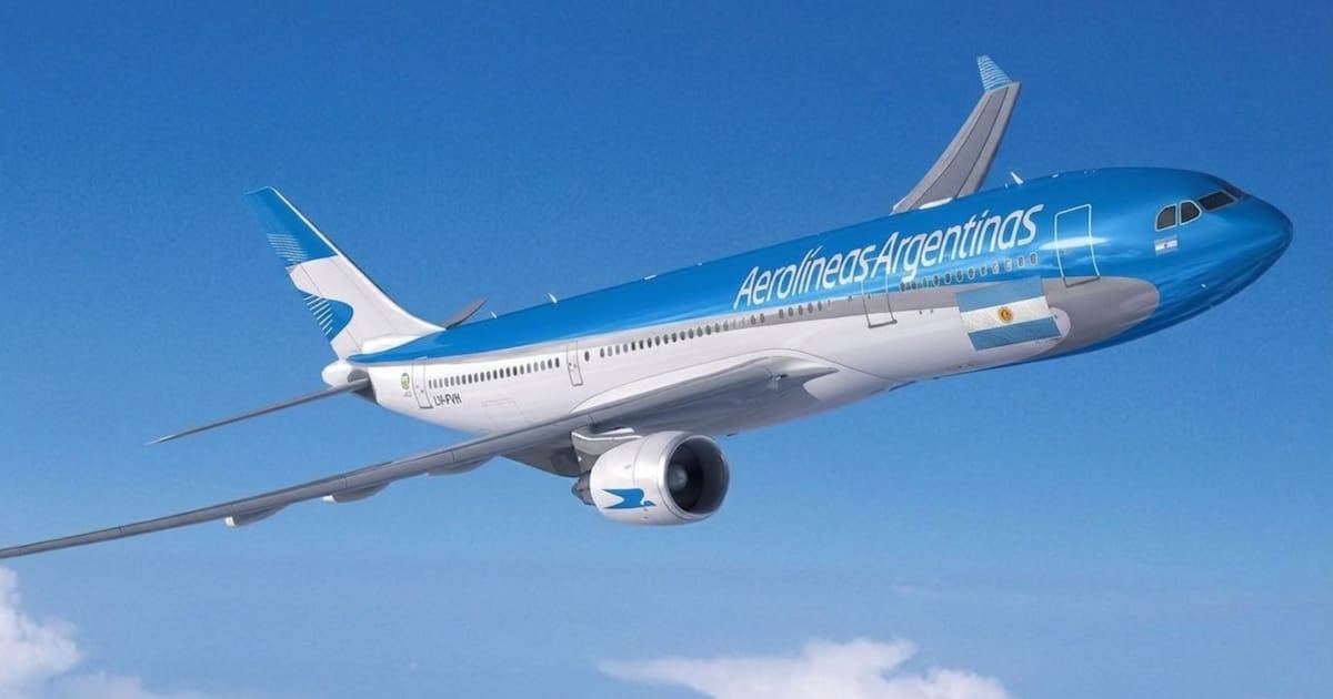 Aerolíneas Argentinas amplió la grilla para el verano 2027 y los precios dejan a la low cost muy lejos: pasajes a Curazao que duplican a los de Copa