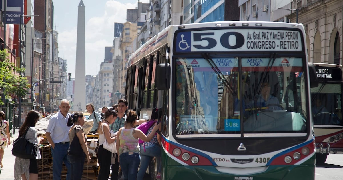 Desde el jueves 1° de octubre, el boleto mínimo de colectivo en la Ciudad pasará a $920,48 y el subte costará $1.817 por viaje