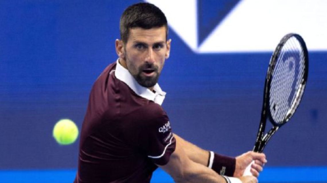 Djokovic volvió a sonreír en Beijing: triunfo en sets corridos sobre Borges y ticket a octavos