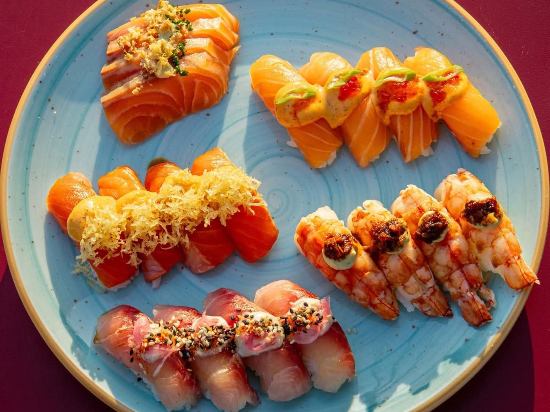 En el corazón de Palermo Soho, una izakaya donde el sushi dialoga con la molleja, la trucha y el chorizo