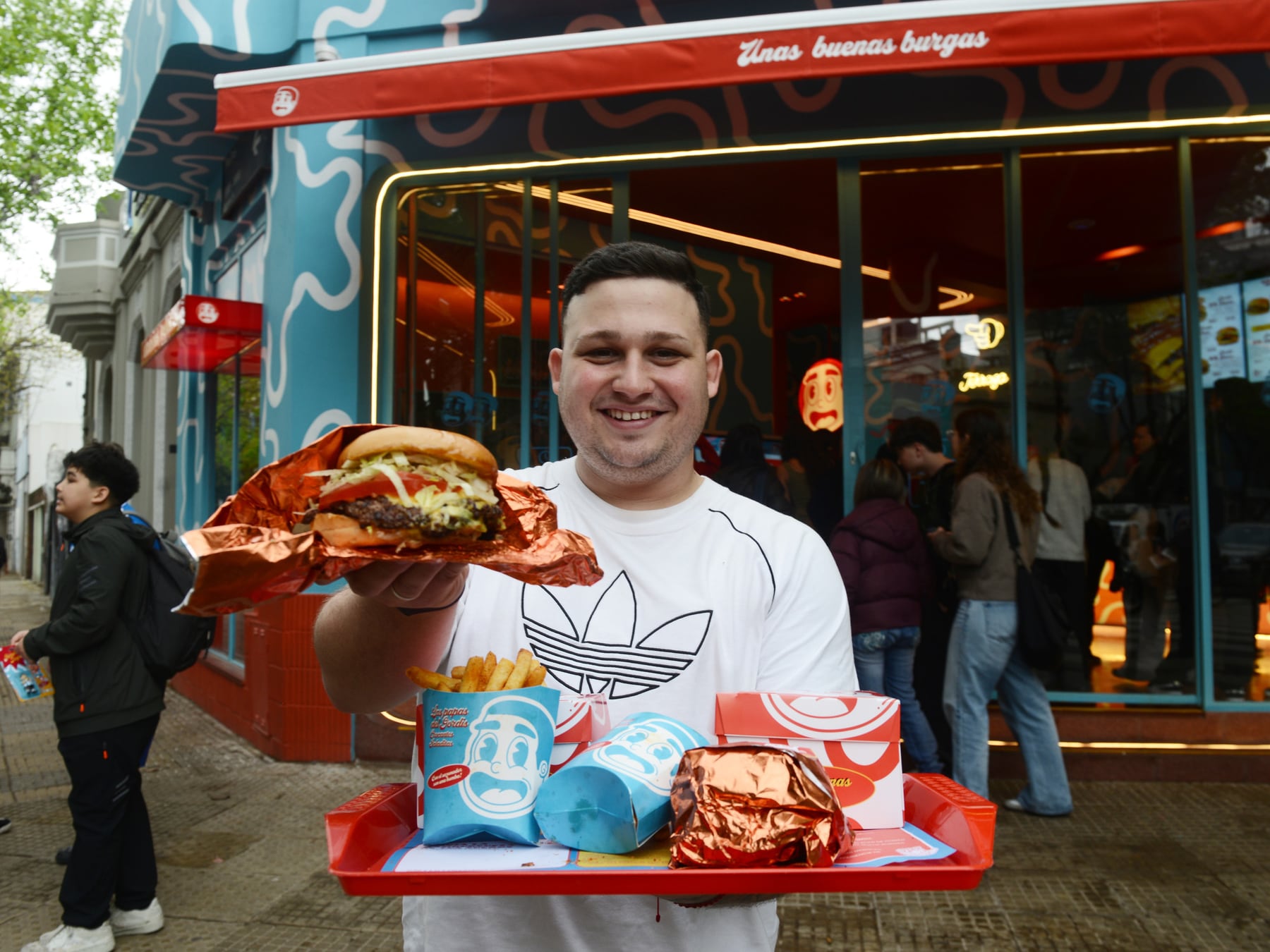 Gordis Burger aterriza en Palermo con una carta breve, precios definidos y un sistema de compra que prescinde del delivery tradicional
