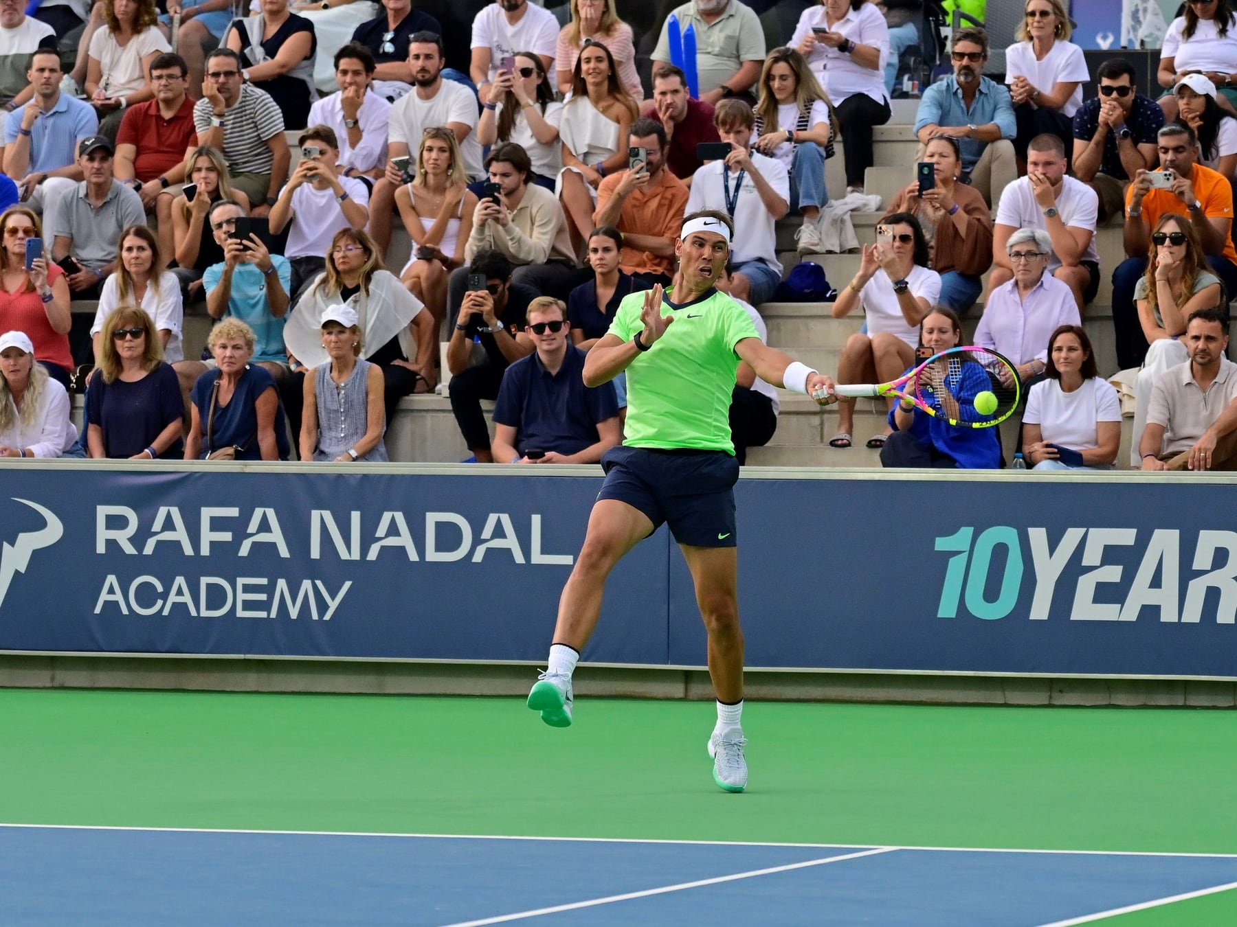 Nadal volvió a la cancha, ganó la final de su propia fiesta y se rió de cómo se lo vio