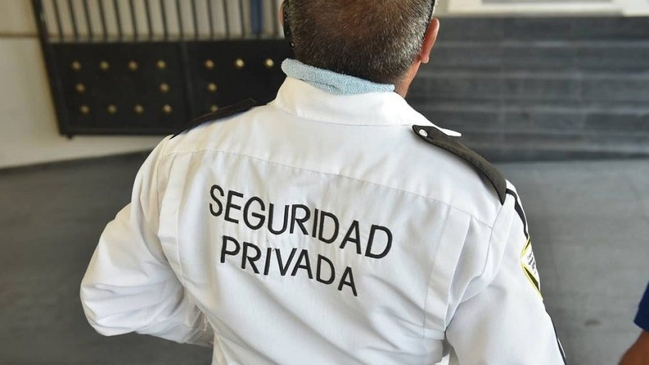 Sueldo de vigilador: la escala de octubre consolida un total conformado de $1.838.200 y proyecta $1.930.000 hacia fin de año
