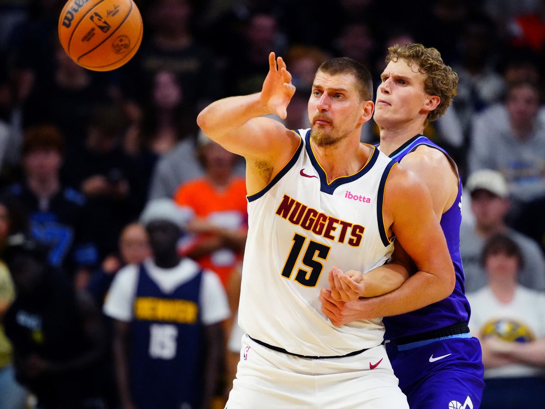 El Nuguet arrancó la pretemporada con una derrota en Utah y Jokic ya mostró la magia de siempre