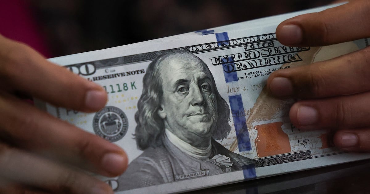 El blue escaló cinco escalones hasta los $1.550 mientras el Banco Nación se quedó clavado en los $1.540 y el mayorista completó su tercera rueda sin moverse del $1.520