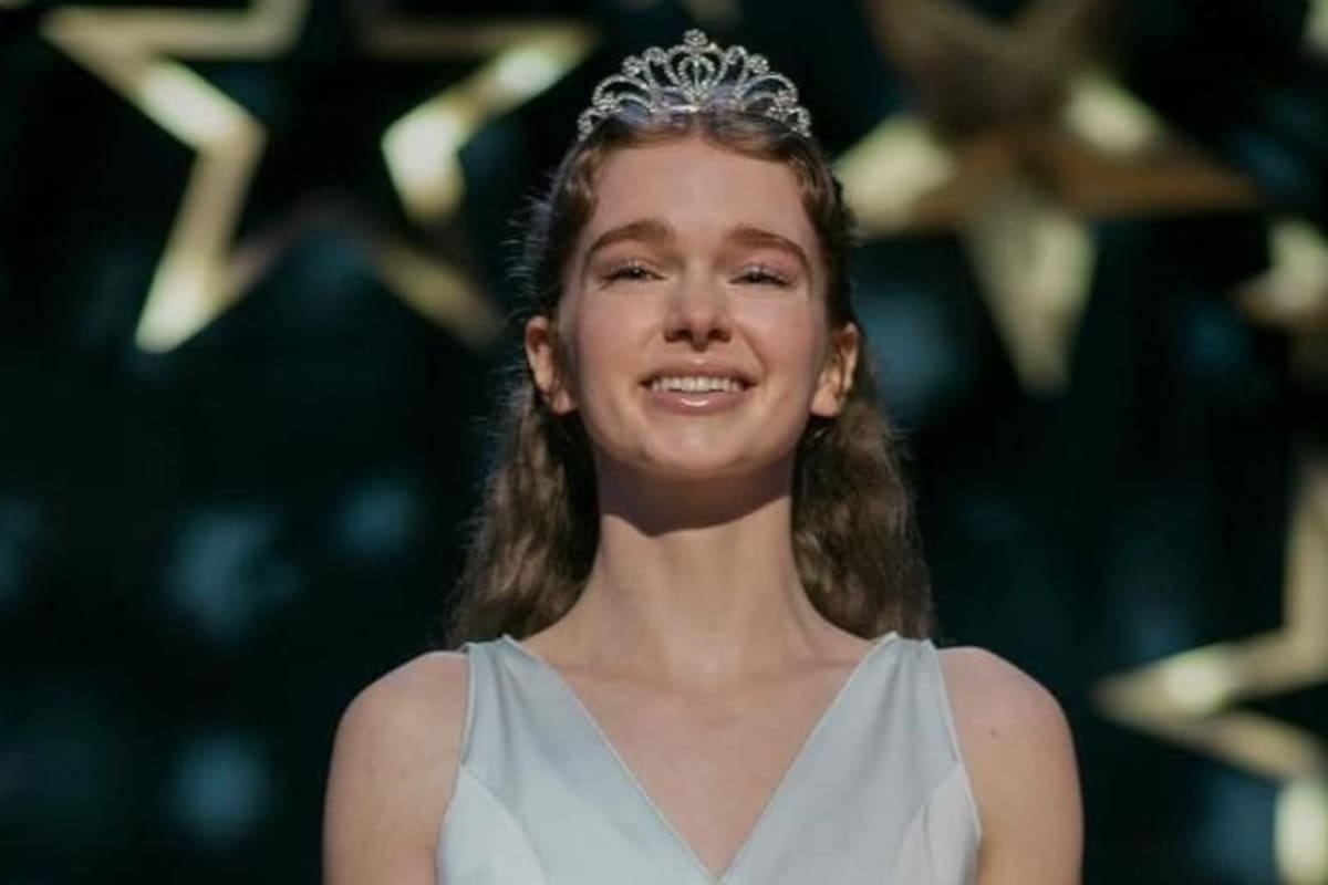 Carrie vuelve a la escuela, ahora con el celular prendido fuego