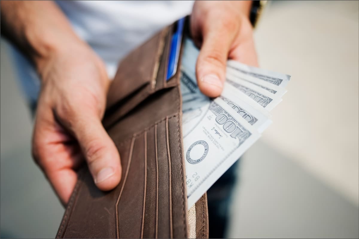 El dólar se quedó quieto: la diferencia entre el oficial y el blue se redujo a cinco pesos en el cierre de la semana