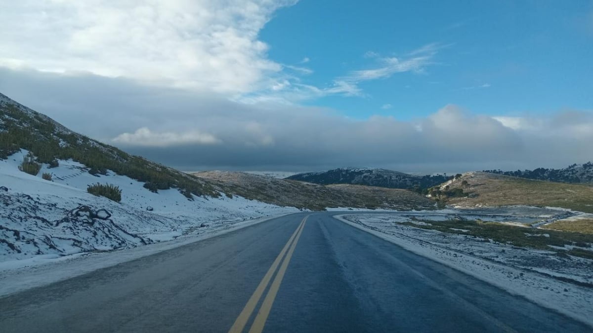 Cordillera neuquina: los dos pasos a Chile siguen habilitados, pero la calzada mojada y el hielo obligan a extremar cuidados