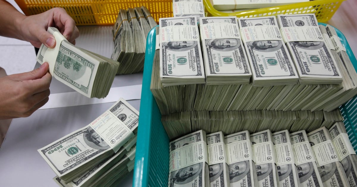 El minorista retrocede a $1.535 en el Banco Nación y se consolida como el valor más bajo desde fines de septiembre