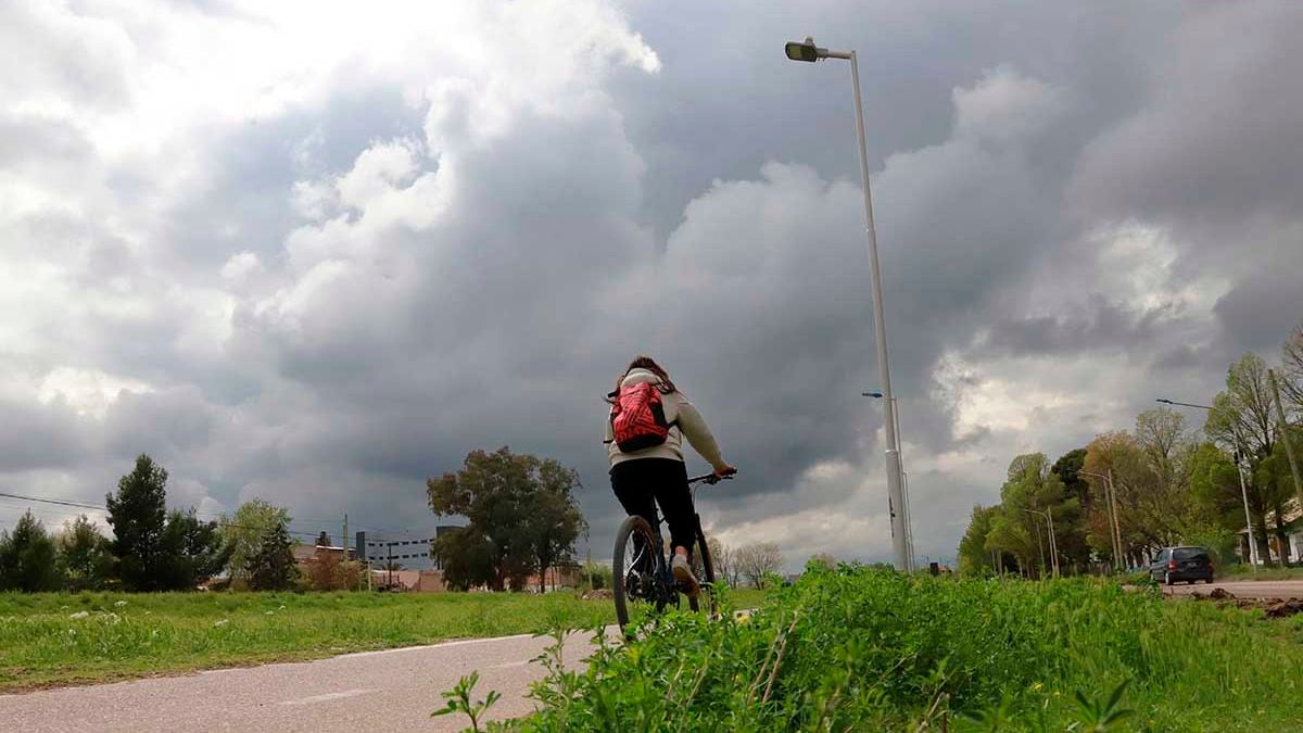 Semana gris en Neuquén: la inestabilidad se queda hasta el domingo y cierra con tormentas