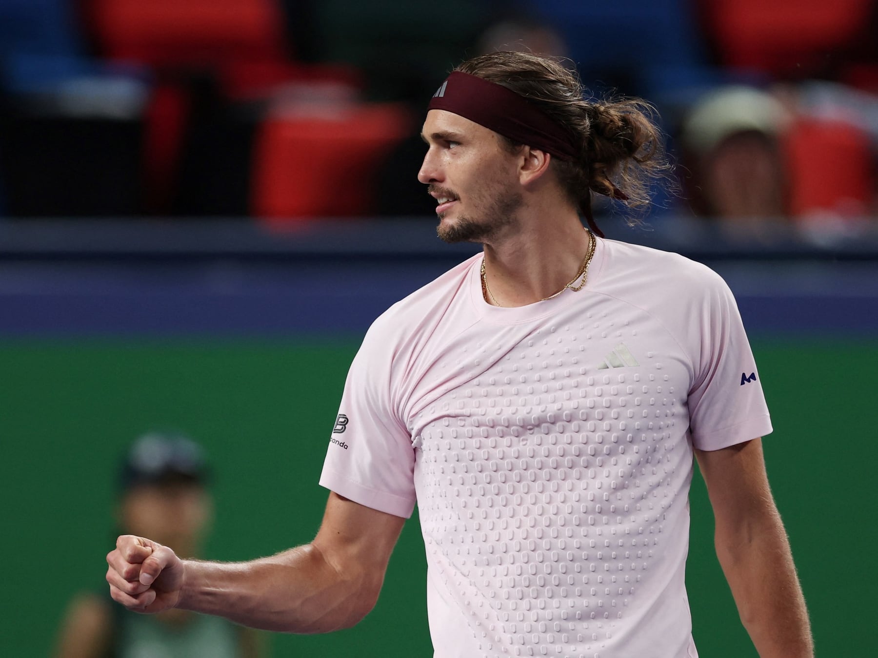 Sascha es el uno y lo festeja a su manera: a pura garra, en Shanghai y con el uno bien arriba