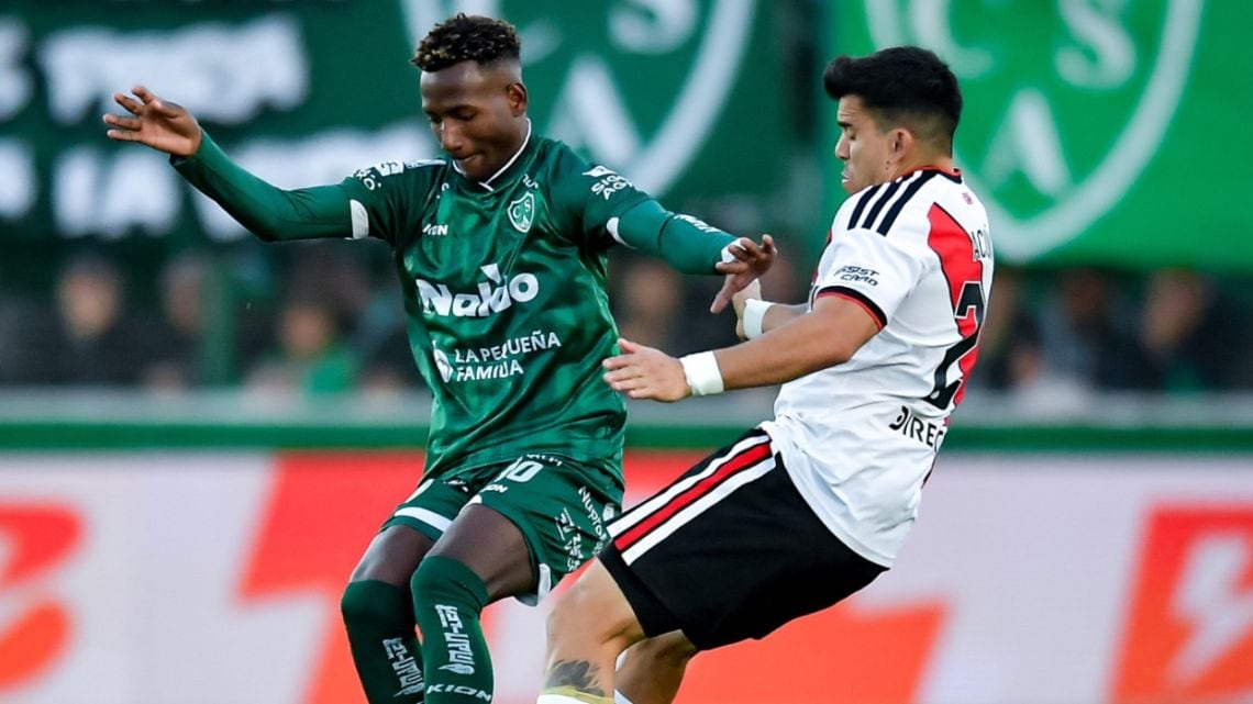 Sarmiento le dio un cachetazo a River en su propia cara y se subió a la punta de la Zona B