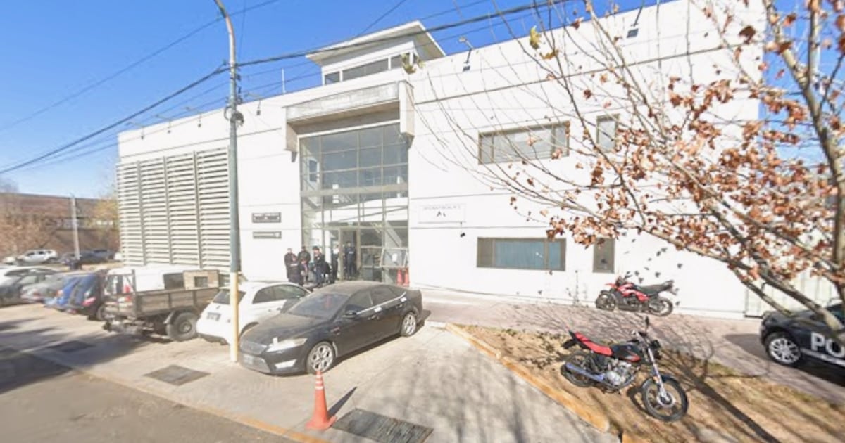 Un oficial ayudante de Mendoza fue acusado de abusar sexualmente a una detenida en la comisaría Séptima de Godoy Cruz
