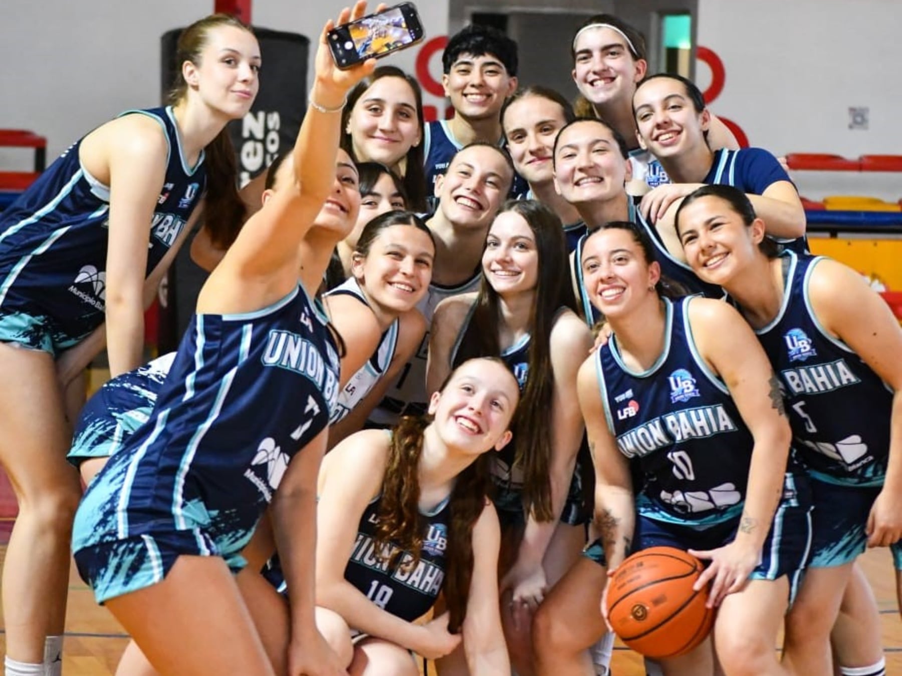 Noche histórica en Villa Mitre: las chicas de Unión Bahía se prueban el traje grande ante Boca