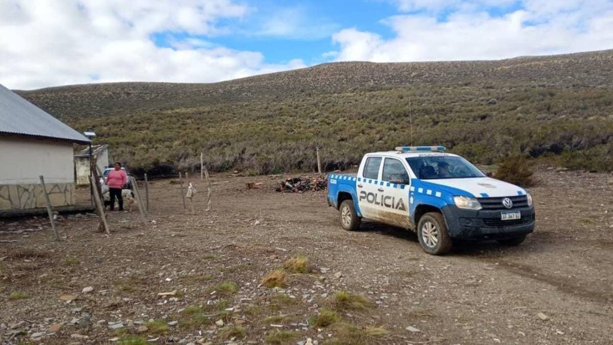 Una semana a la intemperie del barro: la odisea de Cecilia y sus tres hijos en la meseta neuquina