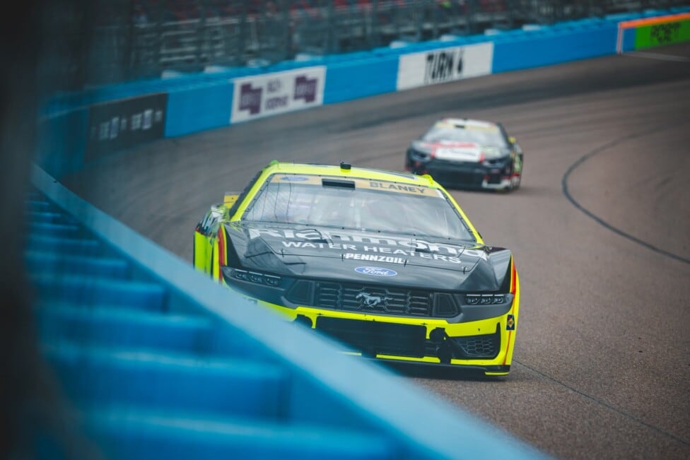 Blaney se quedó con la pole en Phoenix y mira a todos desde lo más alto