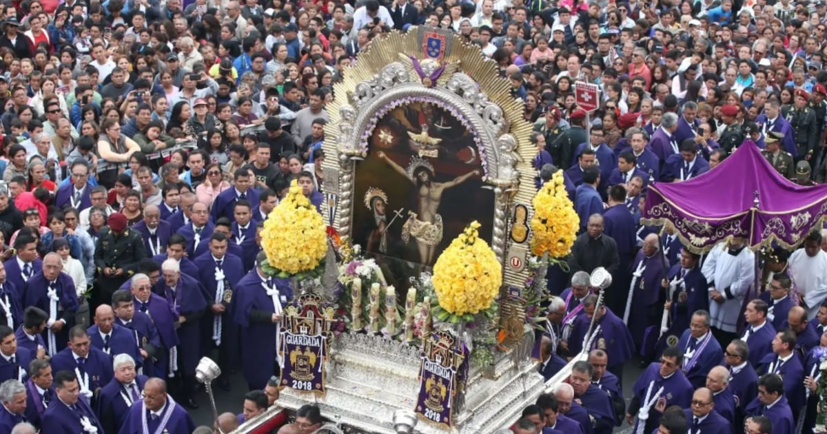 El Cristo Moreno toma las calles del Centro Histórico de Lima en su tercer recorrido procesional de 2026