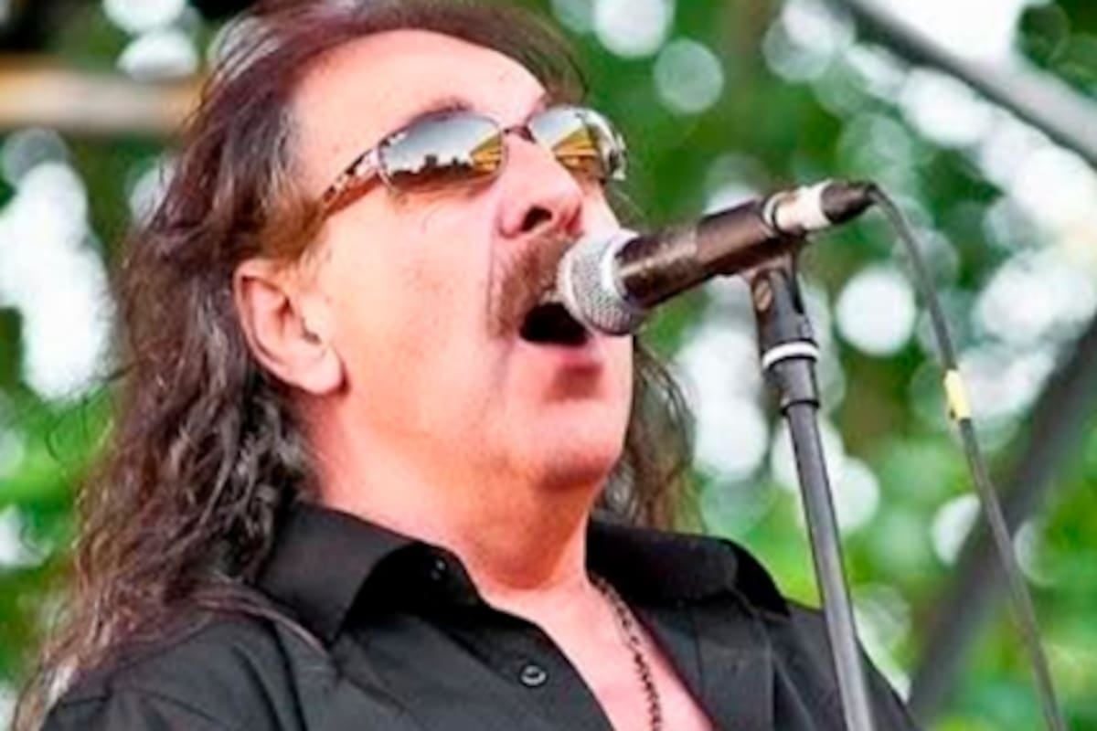 Se fue la voz que prendió la primera mecha de Rata Blanca: adiós a Saúl Blanch