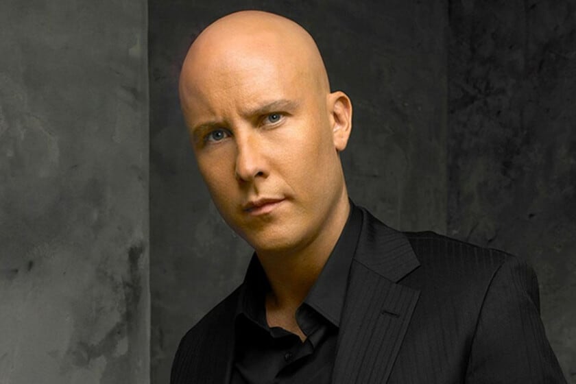 Michael Rosenbaum se hartó de la capa y se bajó del caballo antes que Clark se pusiera los calzoncillos por afuera