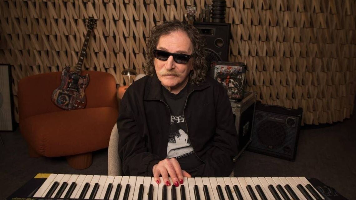 Netflix quiere contar a Charly García desde adentro, con su propia voz