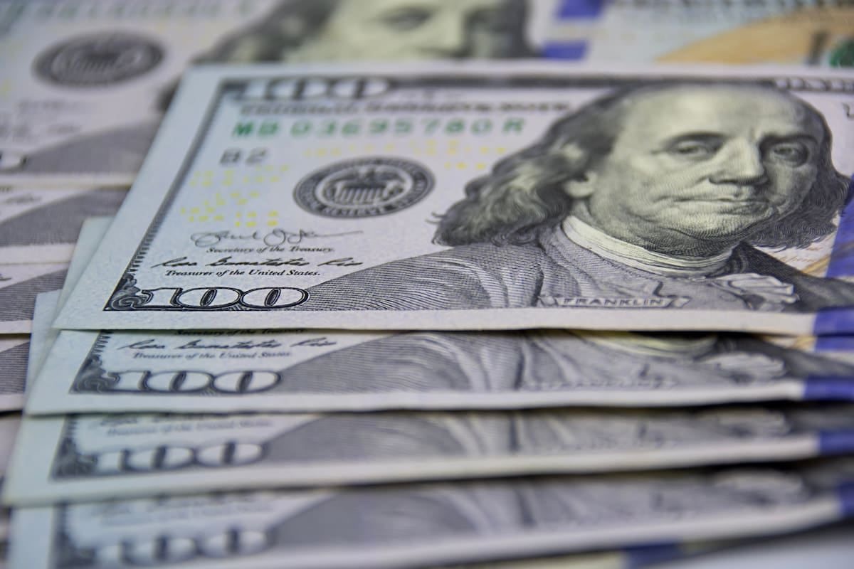 El dólar queda sin cambios durante el fin de semana y la inflación mensual marca una leve aceleración